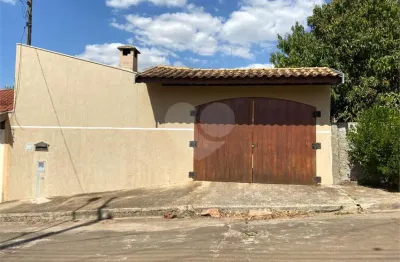 Sobrado à venda com 2 quartos, sendo 2 suítes,  em residencial itamarati, são carlos - sp
