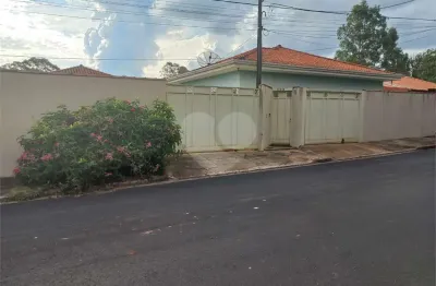 Casa térrea à venda com 3 quartos, sendo 1 suíte,  em parque dos timburis, são carlos - sp