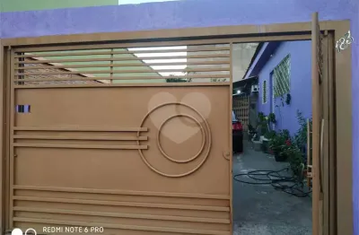 Casa à venda com 3 quartos, sendo 1 suíte,  em cidade aracy, são carlos - sp