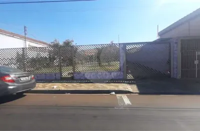 Casa à venda com 3 quartos, sendo 1 suíte,  em vila prado, são carlos - sp