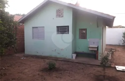 Casa à venda com 2 quartos em residencial deputado josé zavaglia, são carlos - sp