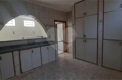 Casa à venda com 3 quartos, sendo 1 suíte,  em parque residencial maria stella faga, são carlos - sp