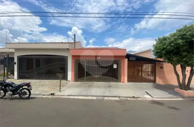 Casa à venda com 2 quartos, sendo 1 suíte,  em jardim beatriz, são carlos - sp