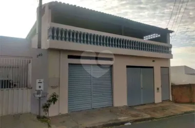 Sobrado à venda com 2 quartos em cidade aracy, são carlos - sp