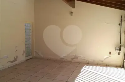 Casa à venda com 1 quarto, sendo 3 suítes,  em planalto paraíso, são carlos - sp