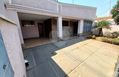 Casa térrea à venda com 3 quartos, sendo 1 suíte,  no centro, são carlos - sp