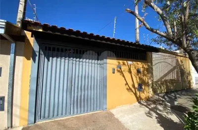 Casa à venda com 2 quartos, sendo 1 suíte,  em parque paraíso, são carlos - sp