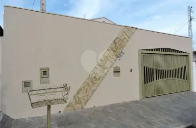 Casa à venda com 3 quartos, sendo 1 suíte,  em jardim são joão batista, são carlos - sp
