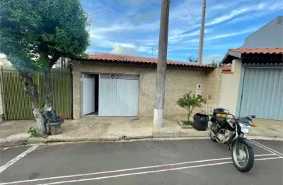 Casa à venda com 2 quartos, sendo 1 suíte,  em vila nossa senhora de fátima, são carlos - sp