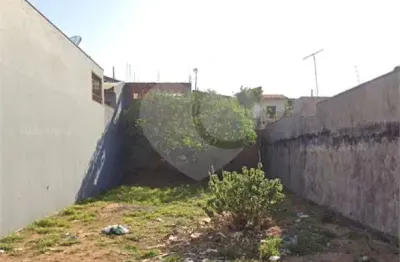 Terreno à venda na Rua Francisco Emmanuel de Paula, Cidade Aracy, São Carlos