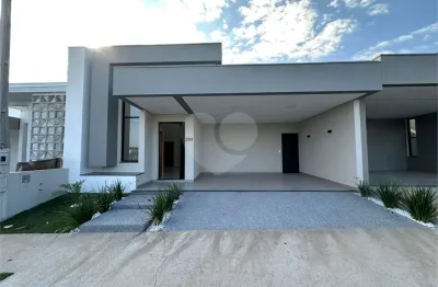 Casa  à venda com 3 quartos, sendo 1 suíte,  no condomínio residencial villeneuve, são carlos - sp
