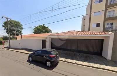 Casa à venda com 3 quartos, sendo 2 suítes,  em cidade jardim, são carlos - sp