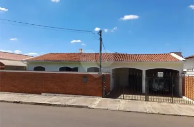 Casa à venda com 3 quartos, sendo 1 suíte,  em vila faria, são carlos - sp