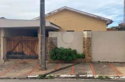 Casa à venda com 2 quartos, sendo 1 suíte,  em jardim botafogo 1, são carlos - sp