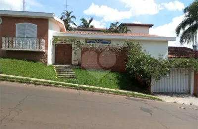 Casa à venda com 4 quartos, sendo 3 suítes,  no centro, são carlos - sp