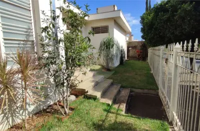 Casa à venda com 3 quartos, sendo 1 suíte,  em parque santa marta, são carlos - sp