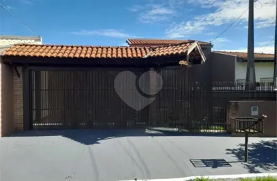 Casa à venda com 3 quartos, sendo 1 suíte,  em residencial samambaia, são carlos - sp