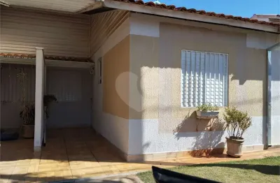 Casa  à venda com 2 quartos, sendo 1 suíte,  no condomínio moradas ii, são carlos - sp