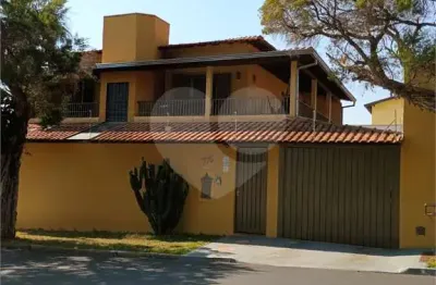 Sobrado à venda com 3 quartos, sendo 1 suíte,  em parque santa marta, são carlos - sp