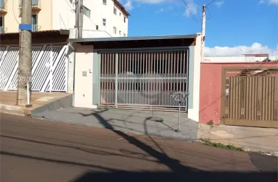 Casa à venda com 3 quartos, sendo 1 suíte,  em cidade jardim, são carlos - sp