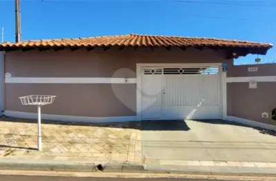 Casa à venda com 3 quartos, sendo 1 suíte,  em residencial itamarati, são carlos - sp