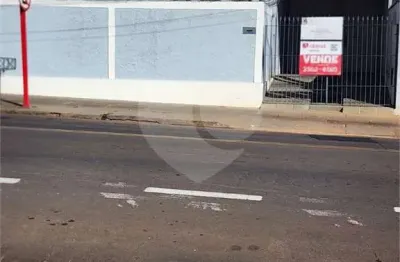 Casa à venda ou para alugar com 3 quartos, sendo 1 suíte,  em cidade jardim, são carlos - sp