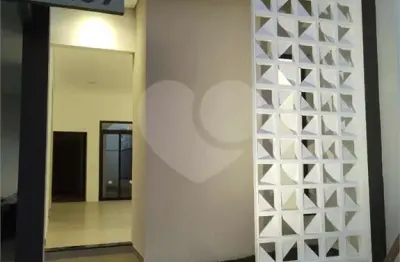 Casa  à venda com 3 quartos, sendo 1 suíte,  no condomínio residencial villeneuve, são carlos - sp