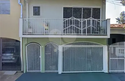 Sobrado à venda com 3 quartos, sendo 1 suíte,  em jardim medeiros, são carlos - sp