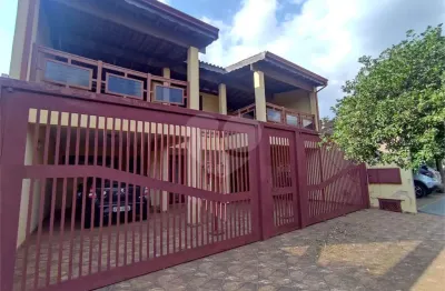 Casa à venda com 3 quartos, sendo 1 suíte,  em parque fehr, são carlos - sp