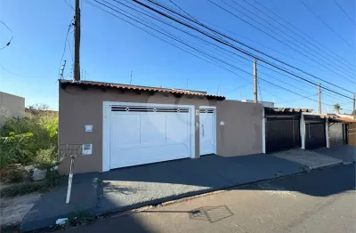 Casa à venda com 3 quartos, sendo 1 suíte,  em jardim munique, são carlos - sp