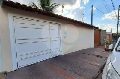Casa à venda com 3 quartos, sendo 1 suíte,  em jardim dos coqueiros, são carlos - sp