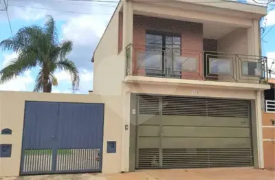 Sobrado à venda com 4 quartos, sendo 1 suíte,  em jardim embaré, são carlos - sp