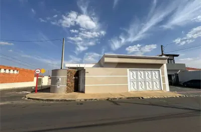 Casa à venda com 3 quartos, sendo 1 suíte,  no centro, são carlos - sp