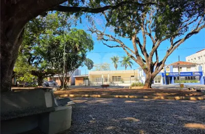 Casa à venda com 3 quartos, sendo 1 suíte,  no centro, são carlos - sp