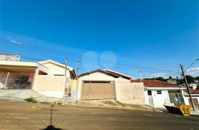 Casa à venda com 3 quartos, sendo 1 suíte,  em vila costa do sol, são carlos - sp