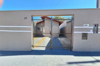 Casa à venda com 2 quartos em conjunto habitacional residencial itatiaia, são carlos - sp