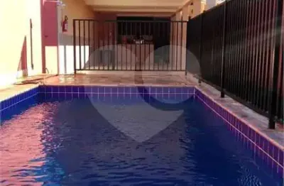 Casa à venda na Rua Secombina de Paula Passador, Cidade Aracy, São Carlos