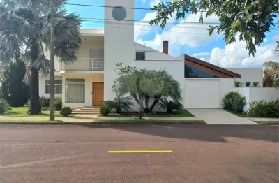 Casa  à venda com 3 quartos, sendo 3 suítes,  no condomínio damha i, são carlos - sp