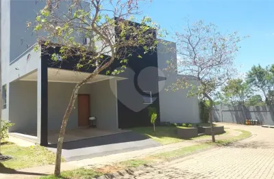 Casa  à venda com 3 quartos, sendo 1 suíte,  no condomínio reserva aquarela, são carlos - sp