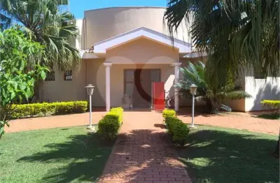 Casa  à venda com 4 quartos, sendo 4 suítes,  no condomínio parque sabará, são carlos - sp