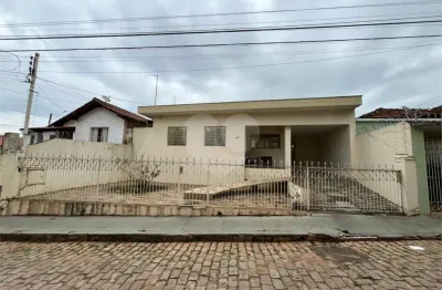 Casa à venda com 3 quartos, sendo 1 suíte,  em cidade jardim, são carlos - sp