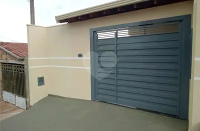 Casa à venda com 2 quartos, sendo 1 suíte,  em jardim medeiros, são carlos - sp