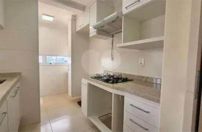 Apartamento à venda com 2 quartos, sendo 1 suíte,  no condomínio Edifício Del Rey, São Carlos - SP