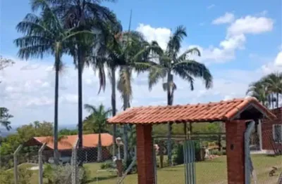 Chácara à venda com 7 quartos, sendo 2 suítes,  em Parque Itaipu, São Carlos - SP