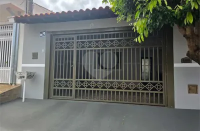 Casa à venda com 2 quartos, sendo 1 suíte,  em Jardim Medeiros, São Carlos, SP