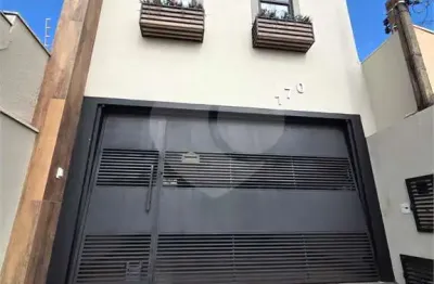 Sobrado à venda com 3 quartos, sendo 1 suíte,  em Vila Brasília, São Carlos - SP