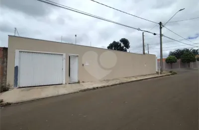 Casa à venda com 3 quartos, sendo 1 suíte,  em Jardim Embaré, São Carlos - SP