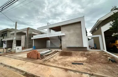 Casa à venda com 3 quartos, sendo 1 suíte,  no condomínio Swiss Park, São Carlos - SP