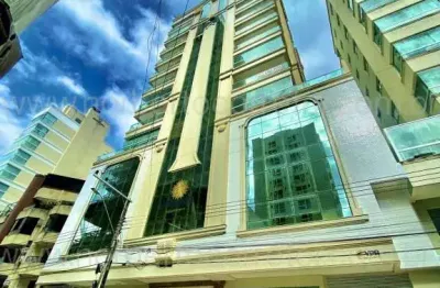 Apartamento à venda na Rua 305, 157, Meia Praia, Itapema