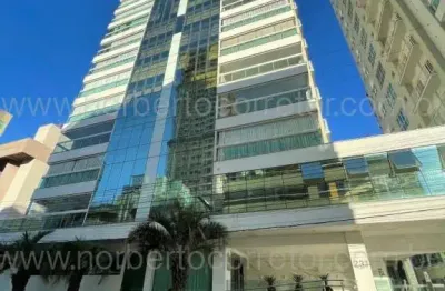 Apartamento à venda na Rua 277, 60, Meia Praia, Itapema